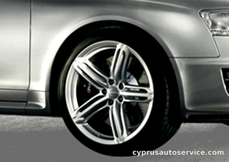 AUDI RS6 AVANT BASE GRADE