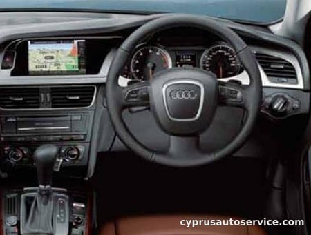 AUDI A4 AVANT 2.0 TFSI QUATTRO