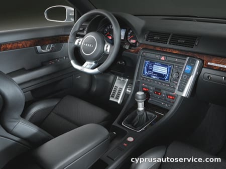 AUDI RS4 AVANT BASE GRADE