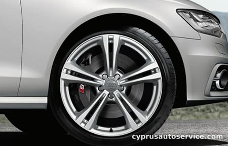 AUDI S6 BASE GRADE
