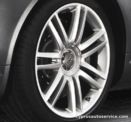 AUDI S8 BASE GRADE