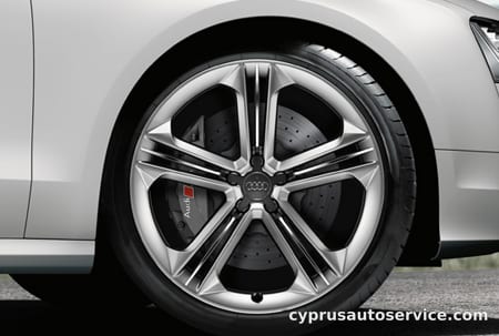 AUDI S8 BASE GRADE