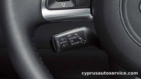 AUDI R8 5.2FSI QUATTRO
