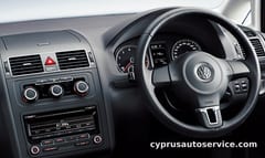 VOLKSWAGEN GOLF TOURAN