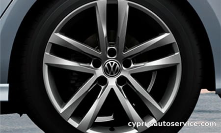 VOLKSWAGEN GOLF VARIANT R LINE BLUEMOTION TECHNOLOGY