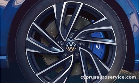 VOLKSWAGEN GOLF R VARIANT TSI 4MOTION
