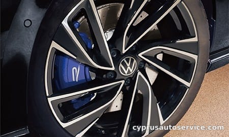VOLKSWAGEN GOLF R VARIANT TSI 4MOTION