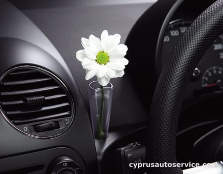 VOLKSWAGEN NEW BEETLE CABRIOLET BASE GRADE