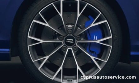 VOLKSWAGEN GOLF R BASE GRADE