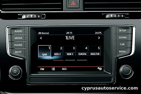 VOLKSWAGEN GOLF TSI TRENDLINE BLUEMOTION TECHNOLOGY