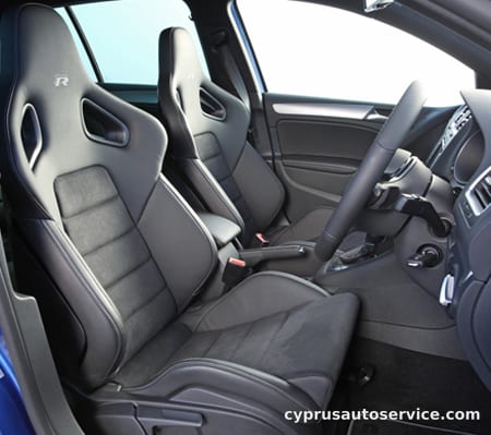VOLKSWAGEN GOLF R