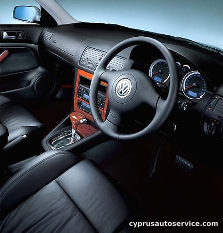 VOLKSWAGEN BORA BASE GRADE