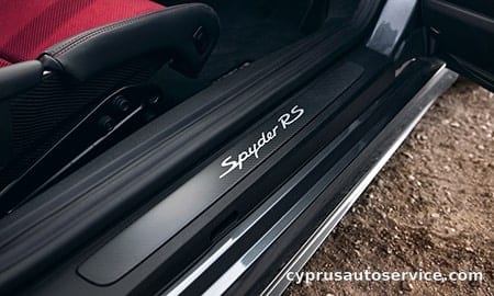 PORSCHE 718 SPYDER RS