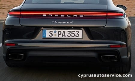 PORSCHE PANAMERA BASE GRADE