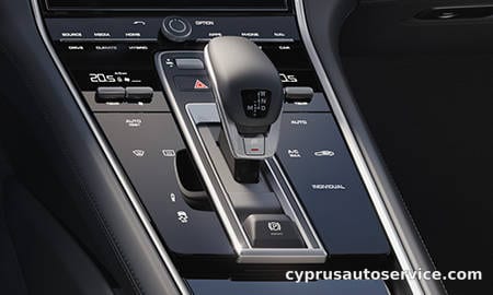 PORSCHE PANAMERA 4 E-HYBRID