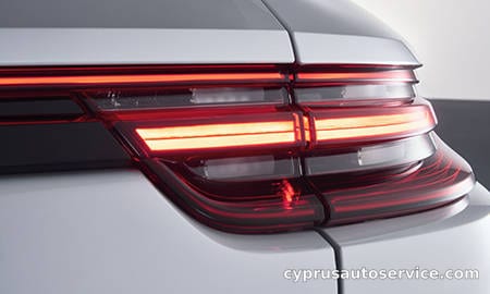 PORSCHE PANAMERA 4 E-HYBRID