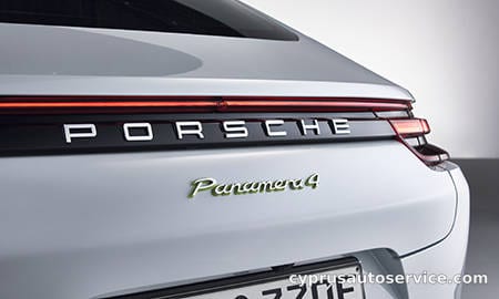 PORSCHE PANAMERA 4 E-HYBRID
