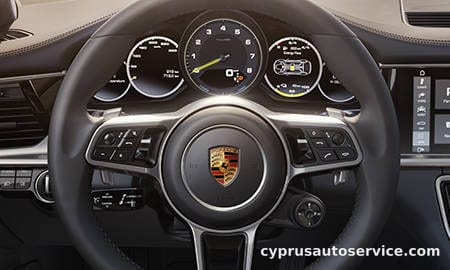 PORSCHE PANAMERA 4 E-HYBRID