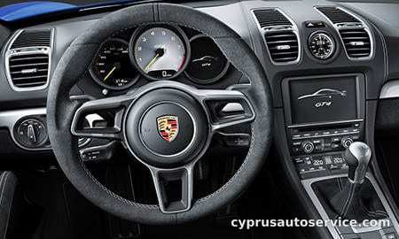 PORSCHE CAYMAN GT4