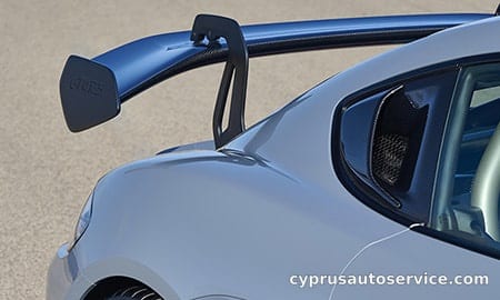 PORSCHE 718 CAYMAN GT4 RS