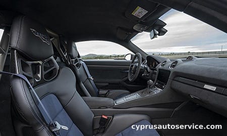PORSCHE 718 CAYMAN GT4 RS