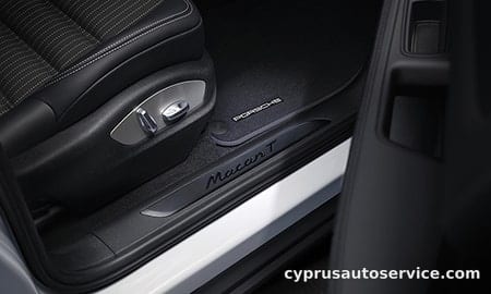 PORSCHE MACAN T