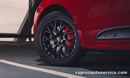 PORSCHE MACAN GTS