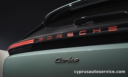 PORSCHE CAYENNE ELECTRIC BASE GRADE