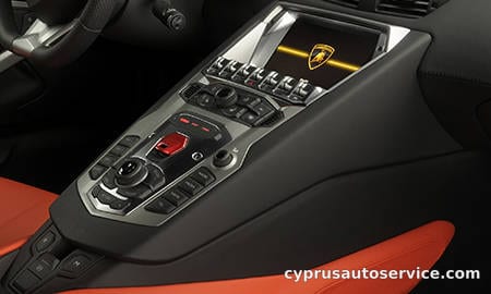 LAMBORGHINI AVENTADOR LP700-4