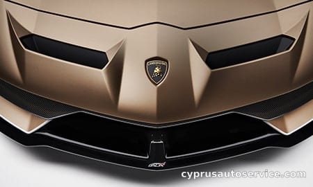 LAMBORGHINI AVENTADOR SVJ ROADSTER