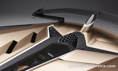 LAMBORGHINI AVENTADOR SVJ ROADSTER