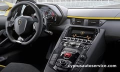 LAMBORGHINI AVENTADOR