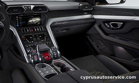 LAMBORGHINI URUS BASE GRADE