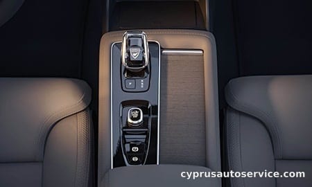VOLVO XC90 PLUS B5 AWD