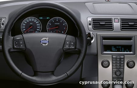 VOLVO V50 2.4I