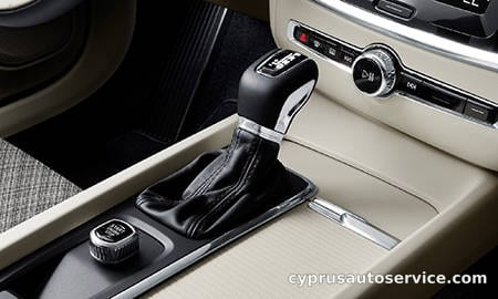 VOLVO V60 T5 MOMENTUM