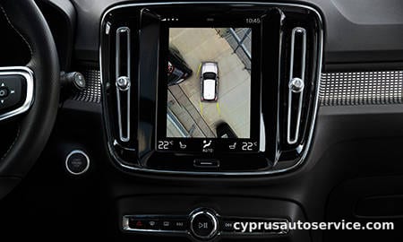VOLVO XC40 T4 MOMENTUM