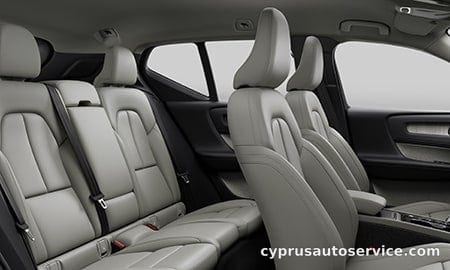 VOLVO XC40 PLUS B3