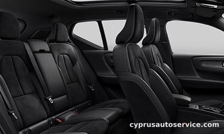VOLVO XC40 PLUS B4 AWD