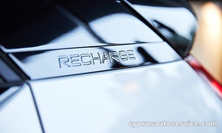 VOLVO XC40 B4 AWD R-DESIGN