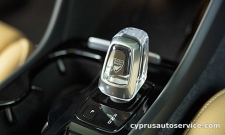 VOLVO XC40 B4 AWD R-DESIGN