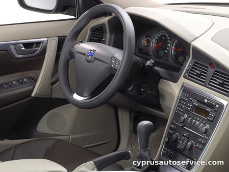 VOLVO XC70 BASE GRADE