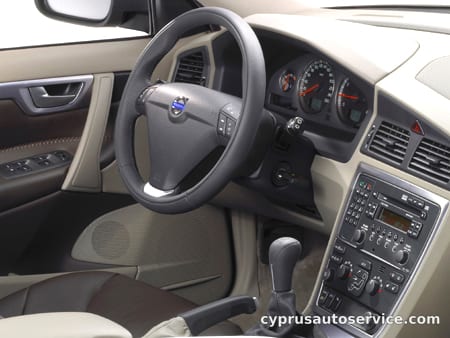 VOLVO XC70 2.5T