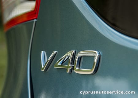 VOLVO V40 T4