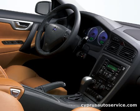 VOLVO V70 T-5
