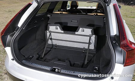 VOLVO V90 D4 MOMENTUM