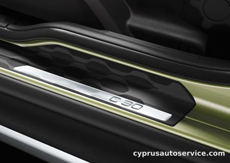 VOLVO C30 T5 R-DESIGN