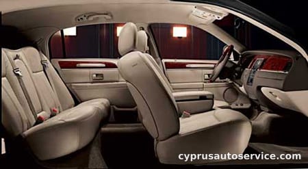 LINCOLN TOWNCAR SIGNATURE ST