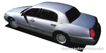LINCOLN TOWNCAR SIGNATURE ST