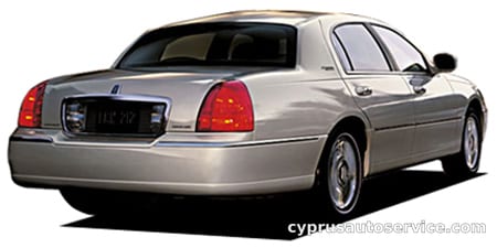 LINCOLN TOWNCAR SIGNATURE LONG